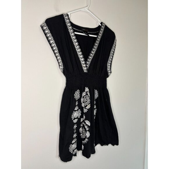 BCBGMAXAZRIA V-Neck Top Womens M Black Embroidered Flowy Cinched Floral - Picture 2 of 7